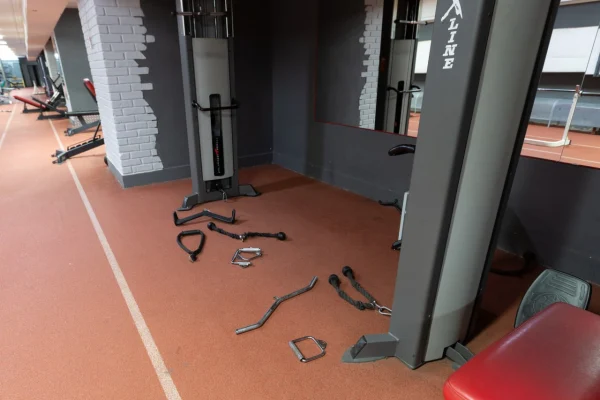 Силовой тренажер в зале Vault Gym Гомель